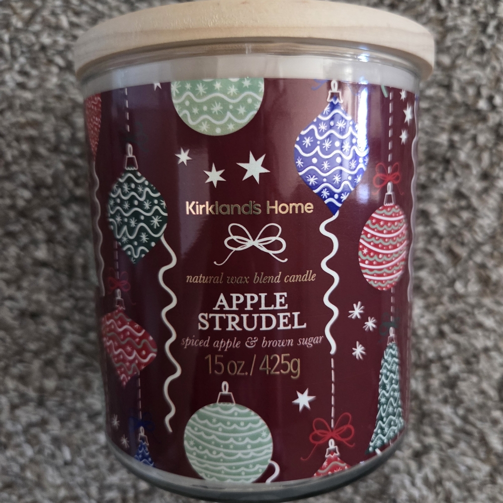 Kirkland's Home - Apple Strudel Candle